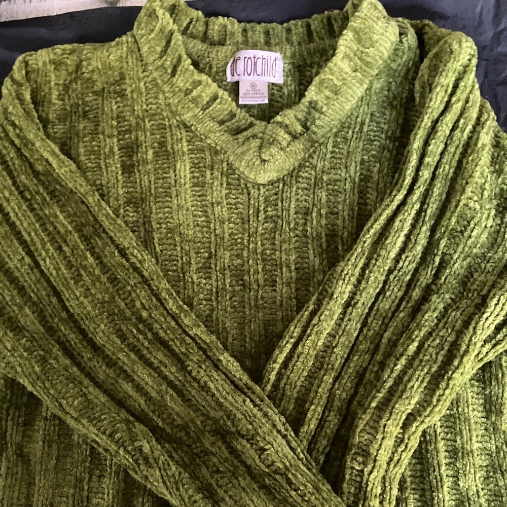 Sweater - Picture 2 of 4